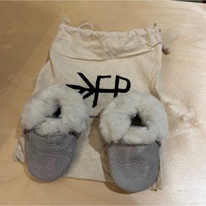 Freshly Picked Shearling moccasins, salt flats grey color- Size 0